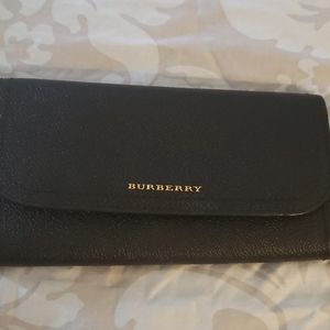 Burberry London Black wallet no dust rag